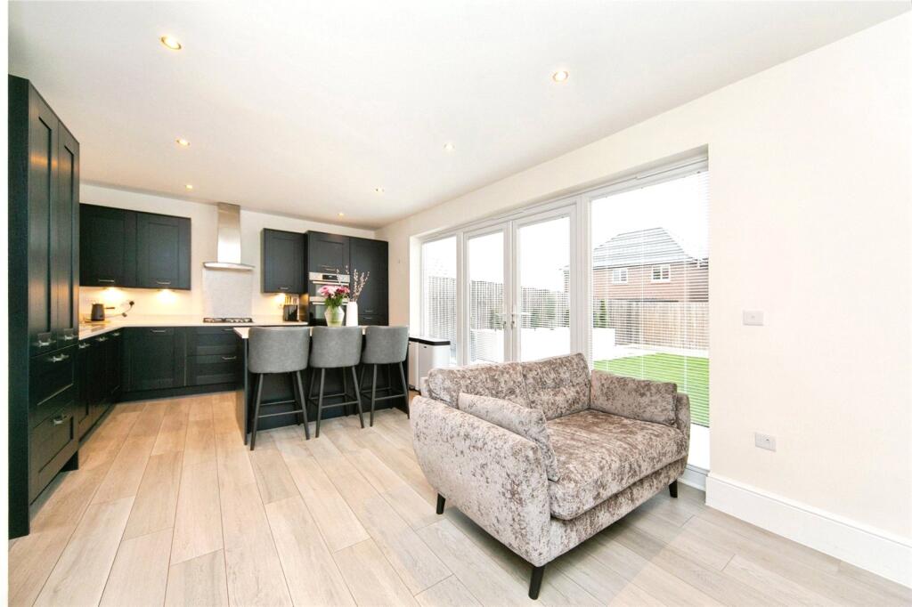 Old Meadow Drive, CHESTER, Cheshire, CH1 photo 3