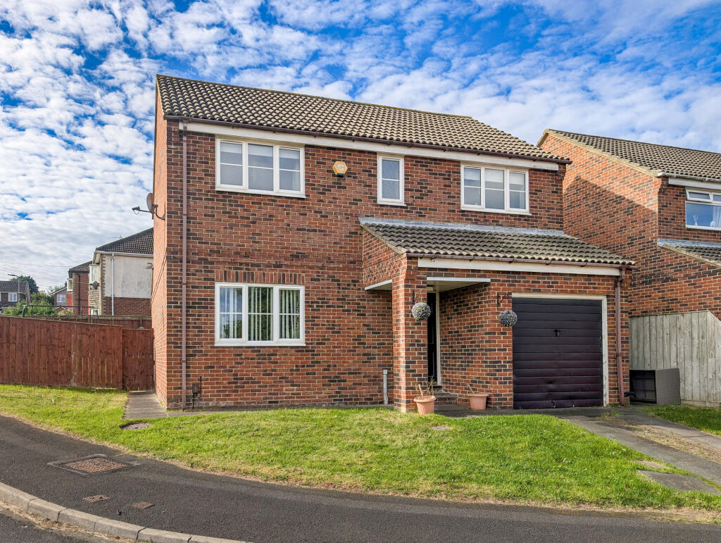4-bed detached on Dovedale Close, Norton, Stockton-on-Tees, Durham, TS20 2TL, £200,000