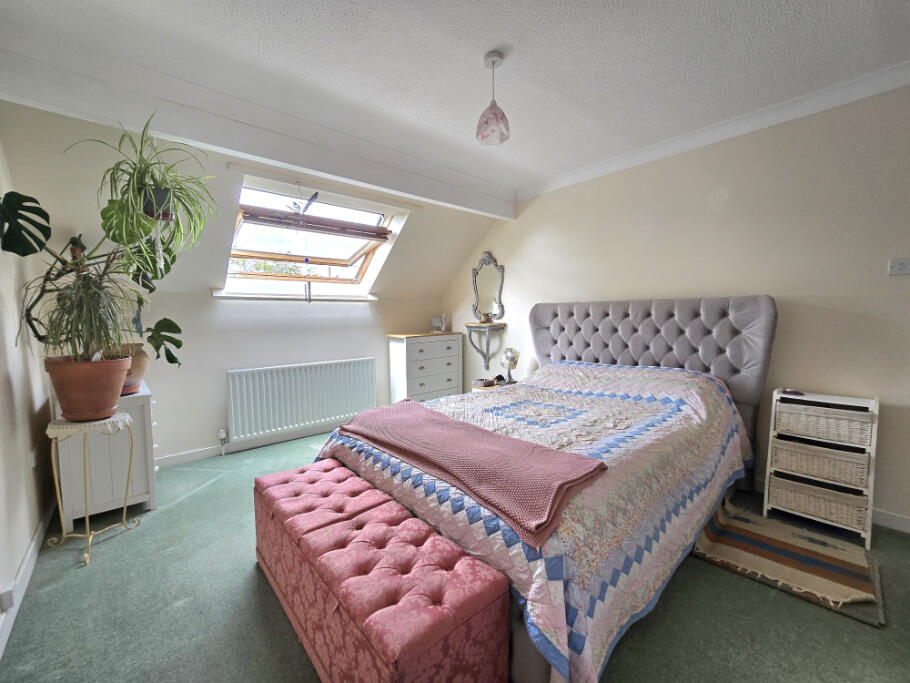 House in New Forest, Hordle - More