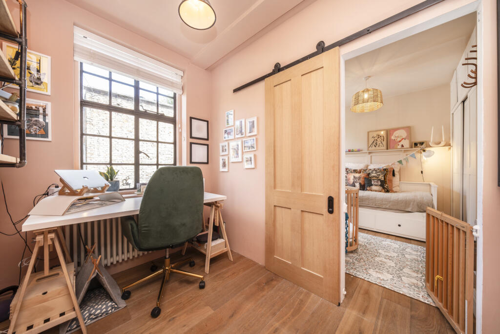 Apartment in London - More