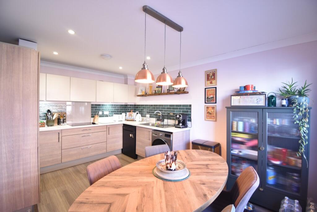 Parks Road, Harrietsham, Maidstone, ME17 photo 3