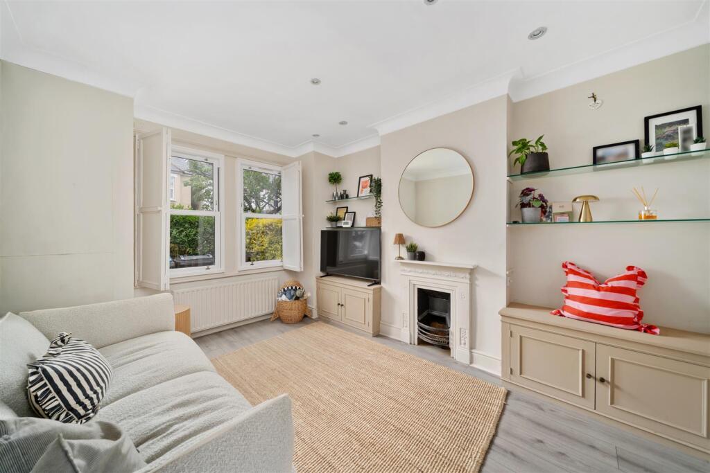 House in London, The Apostles, Raynes Park - View 4