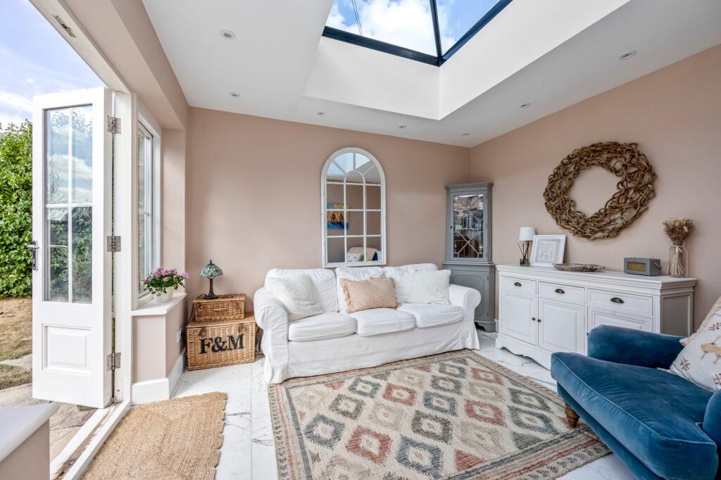House in Tonbridge - More