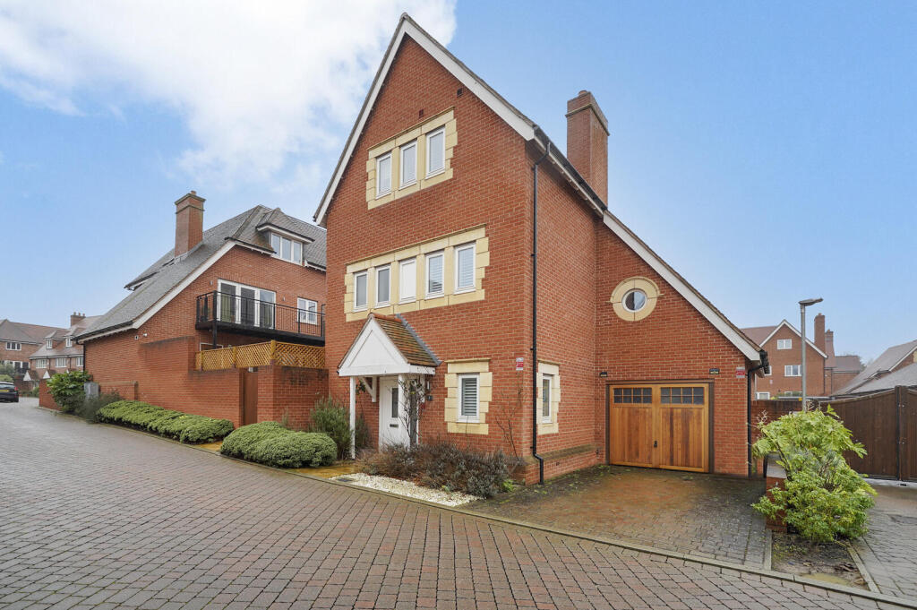 Main image of property: Cuneo Mews, Millbrook Park, NW7 1JQ