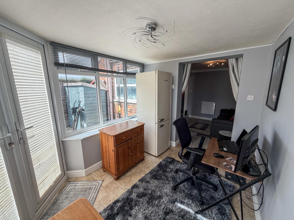 Apartment in West Lindsey, Nettleham CP - View 4