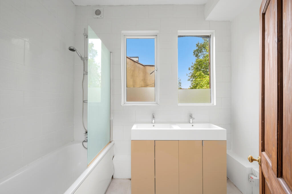 Apartment in London, South Wimbledon, Merton Park - View 5