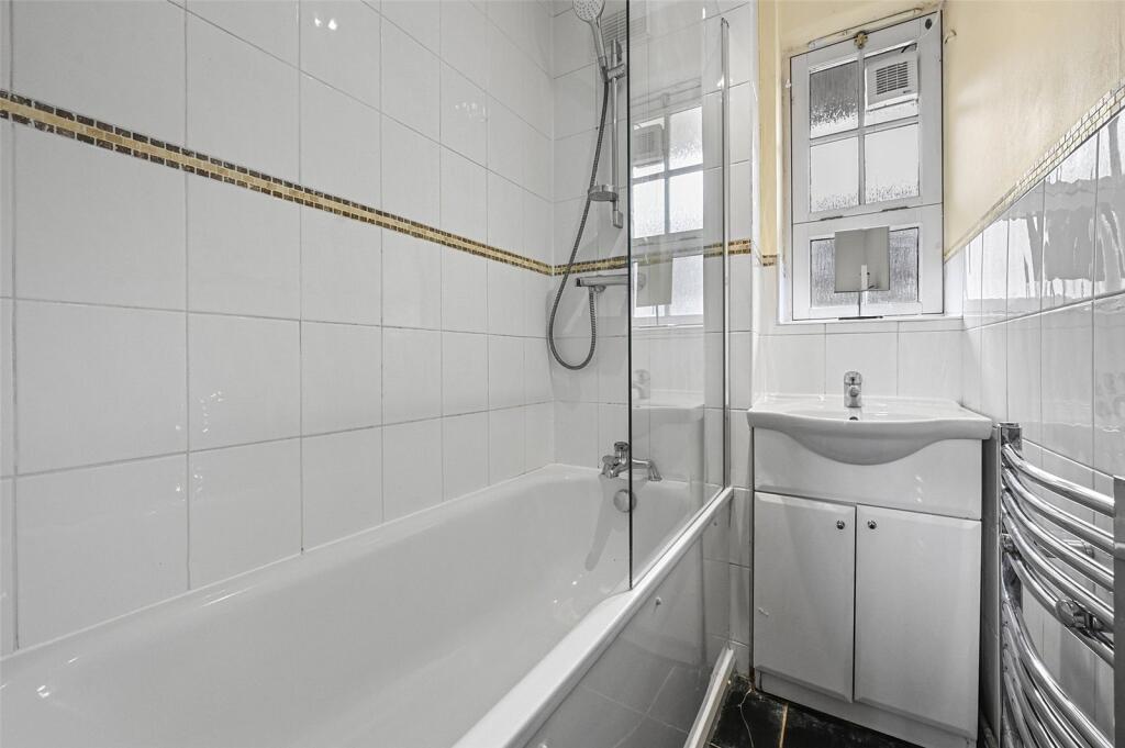 Apartment in London - View 5