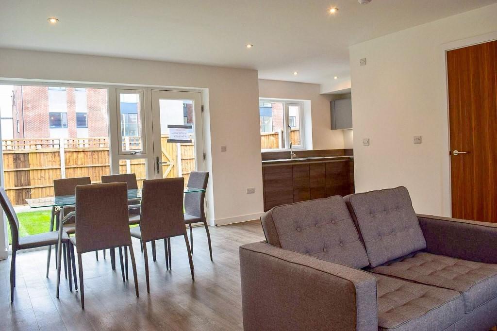 3 bedroom town house for rent