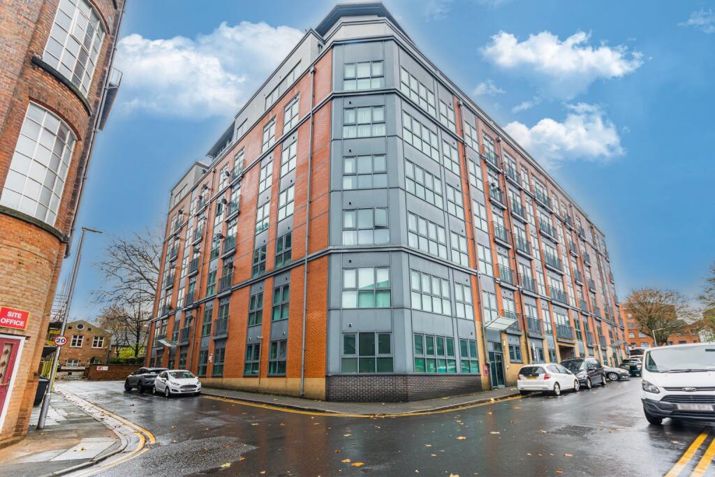Apartment in Nottingham, Nottinghamshire - View 2