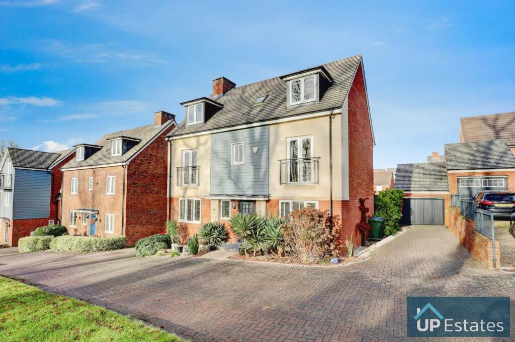 5-bed detached on Blackthorn Close, Rugby, £500,000