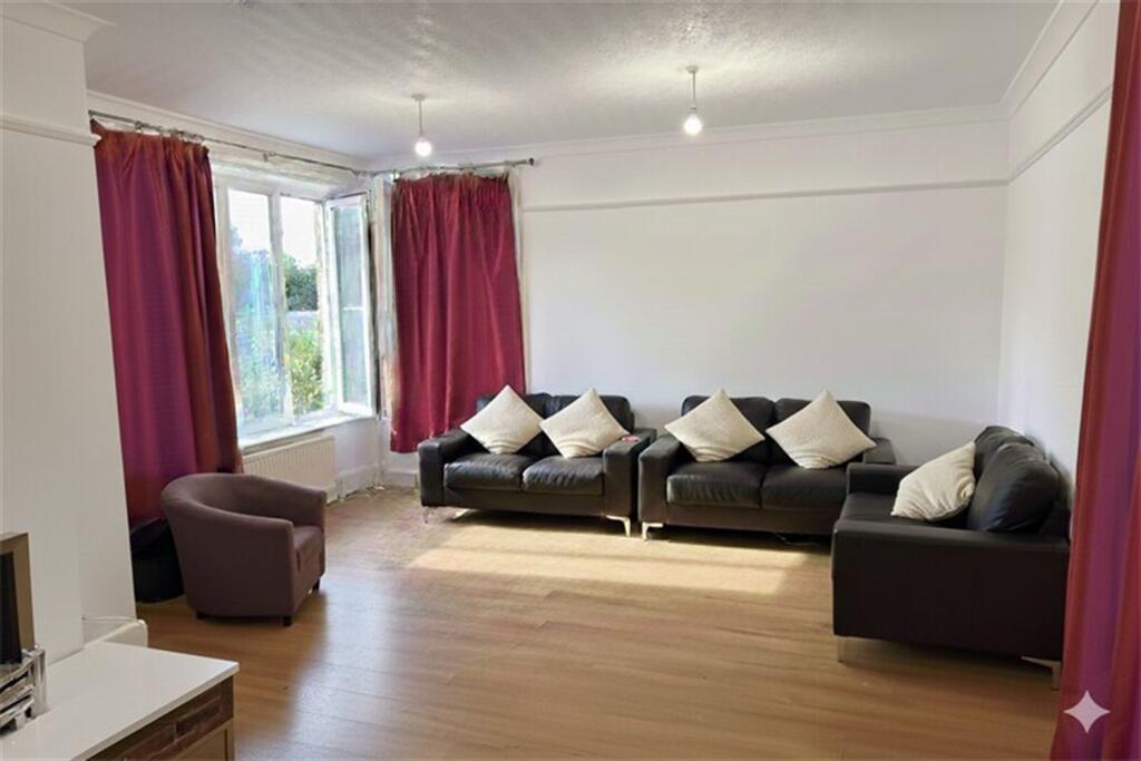 Curzon Road, Springbourne, Bournemouth, BH1 - View 2