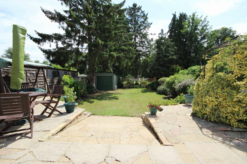 The Endway, Steeple Bumpstead CB9 photo 3