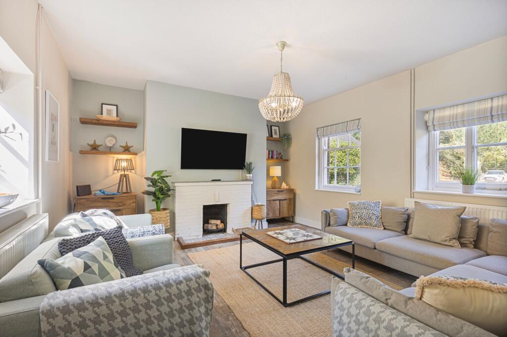 A Charming Chain Free Cottage Set in a Peaceful Corner of Holt photo 3