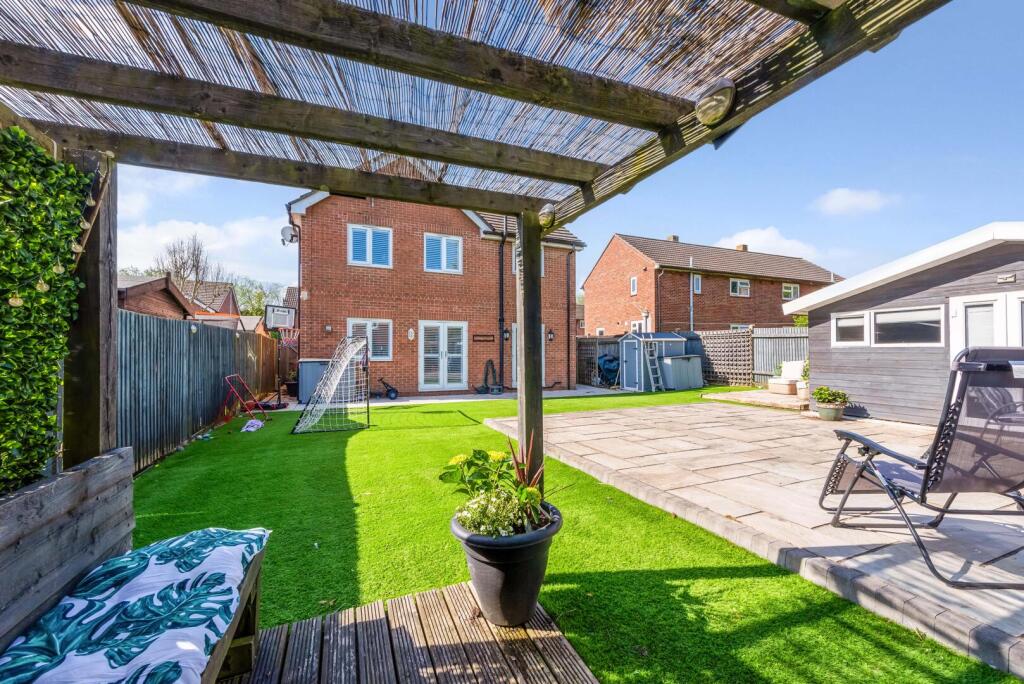 House in Fareham, Hampshire - More