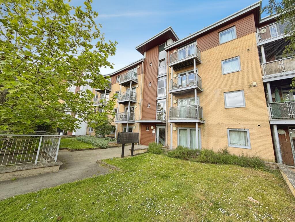Kelvin Gate, Bracknell, Berkshire - View 3