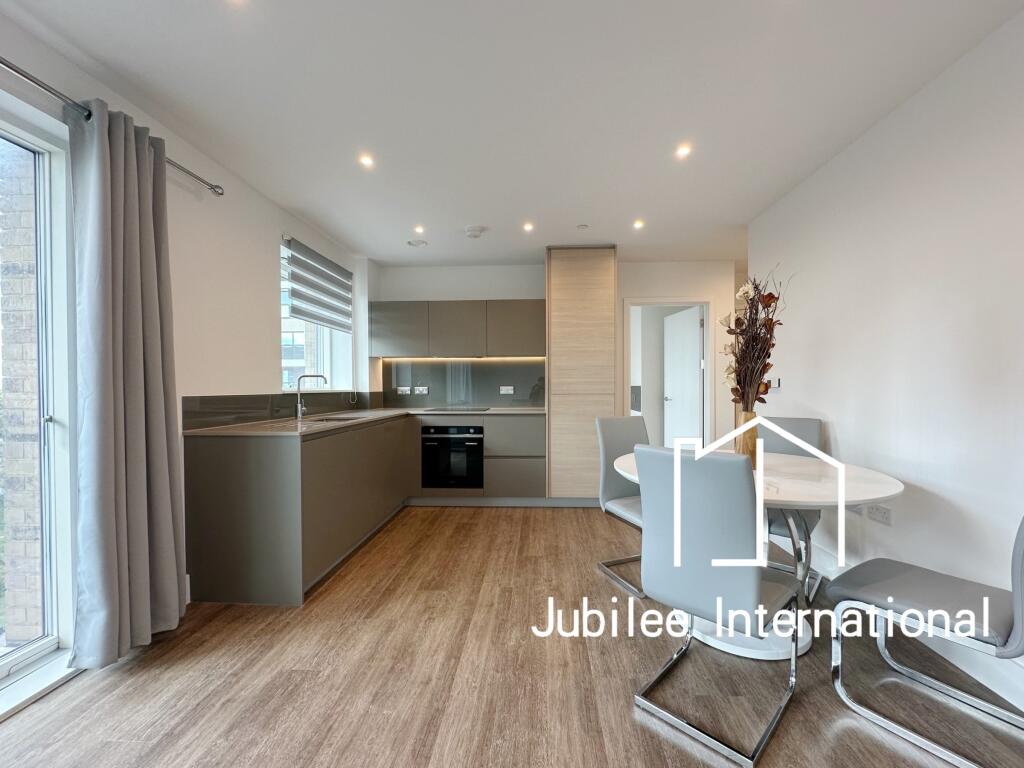 Apartment in London, Royal Borough of Greenwich - More