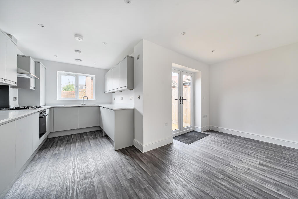 1 Windmill Place, SN4 8FY photo 2