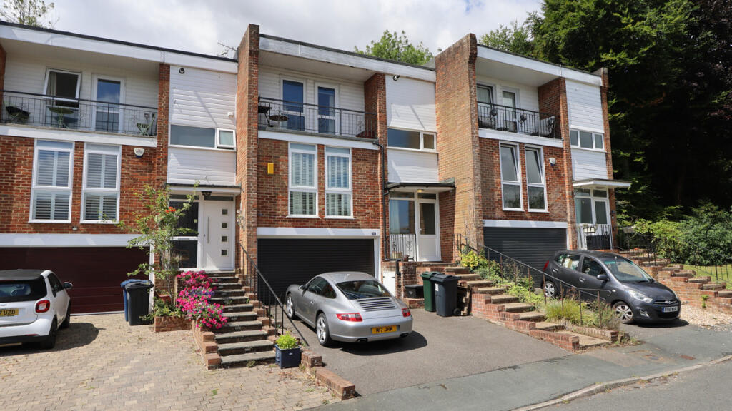 Main image of property: Elmtree Green, Buckinghamshire , Great Missenden, HP16
