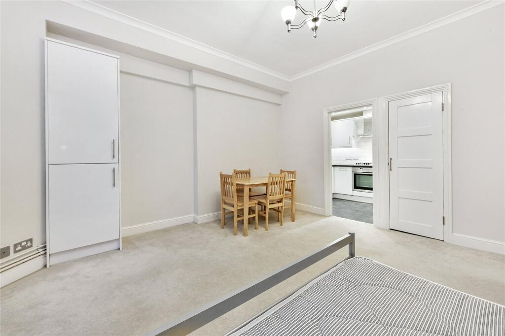 Apartment in London - View 3