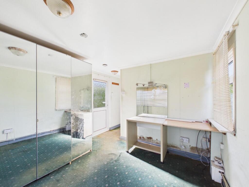 House in Bristol, Alveston - More