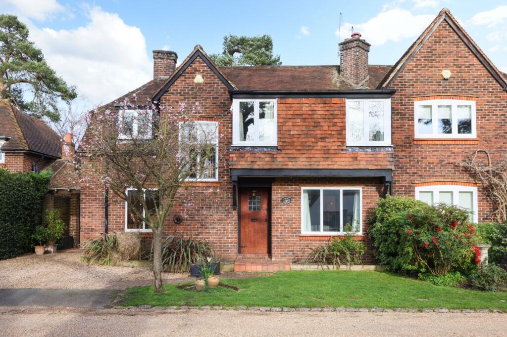 Main image of property: Oatlands Close, Weybridge, Surrey, KT13