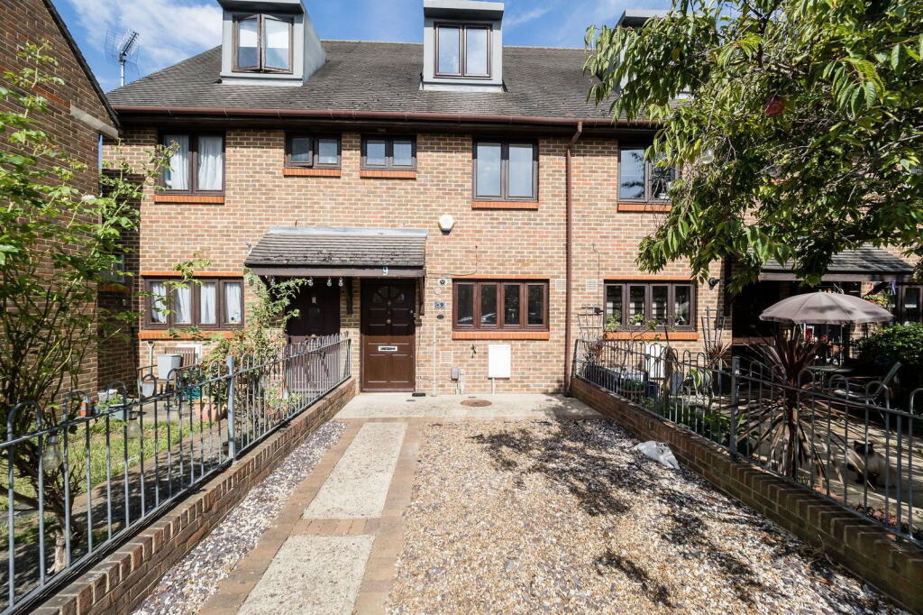 Main image of property: Larch Road, Leyton, Greater London, E10 5TH