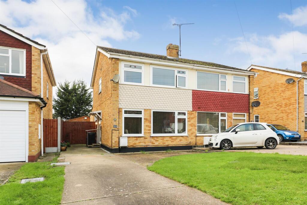 3-bed semi-detached on Bramley Way, Mayland, £340,000