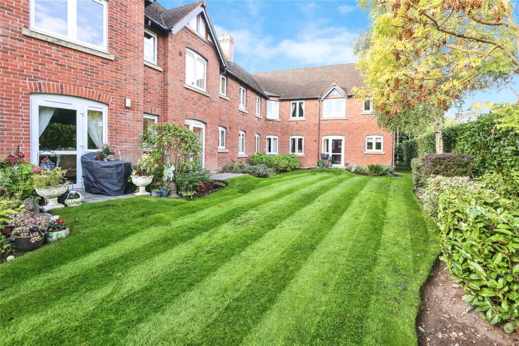 Mills Court, Mere Green