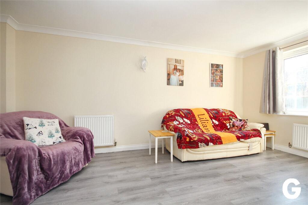 Cracklewood Close, West Moors, Ferndown, Dorset, BH22 photo 4