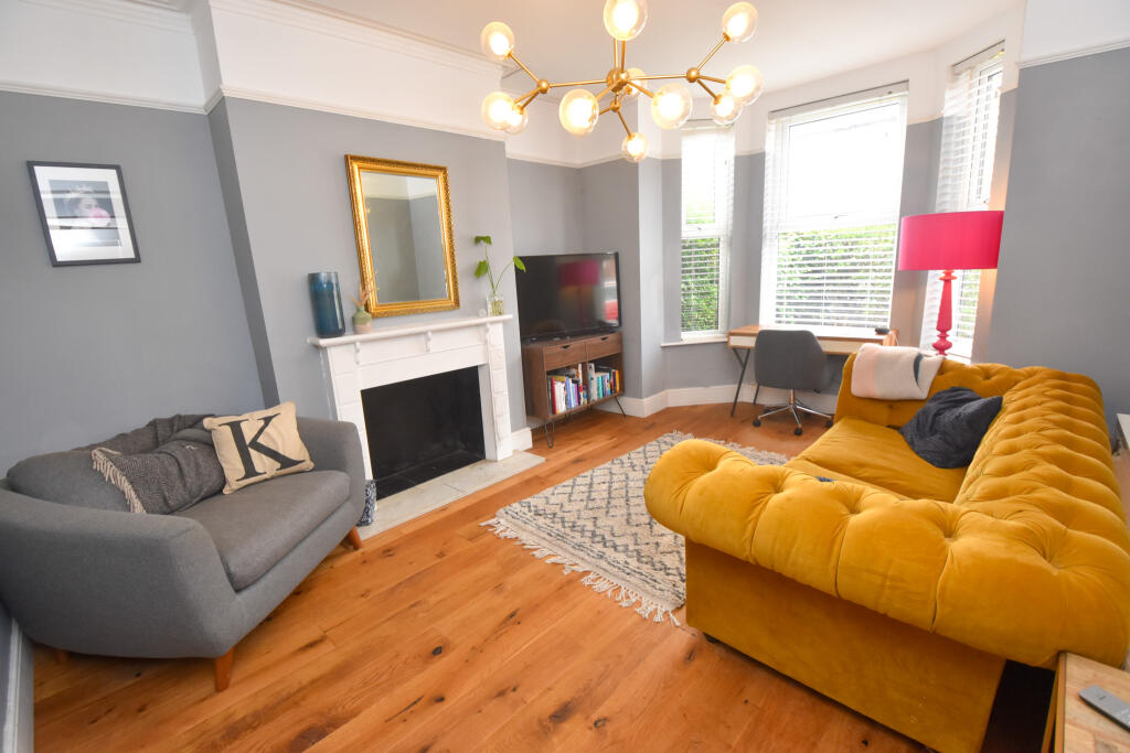 Whitelake Avenue, Flixton, M41 photo 2