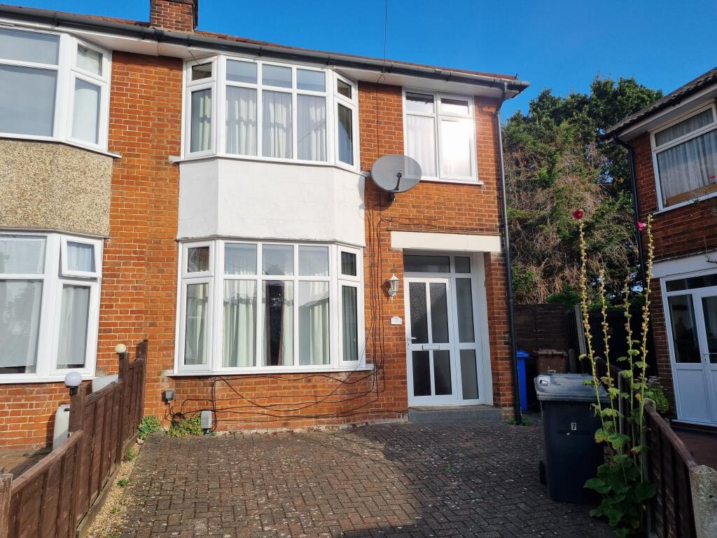 Main image of property: Chesham Road, Ipswich, IP2