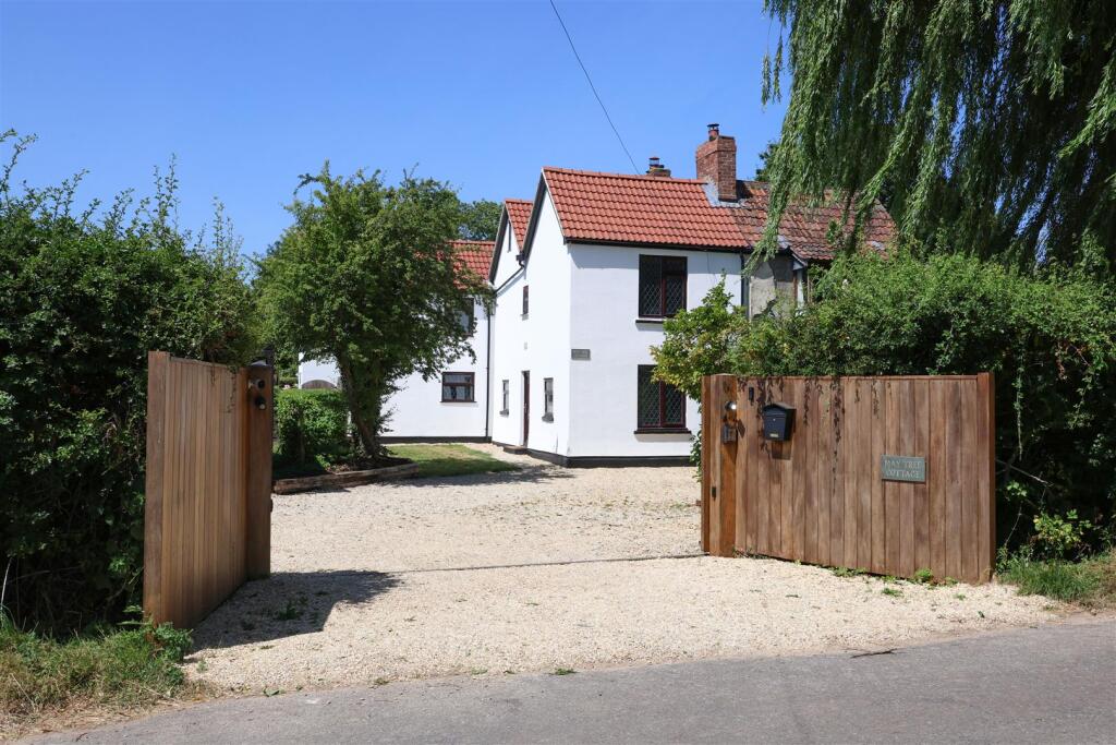 Main image of property: Earthcott Green, Alveston, Bristol