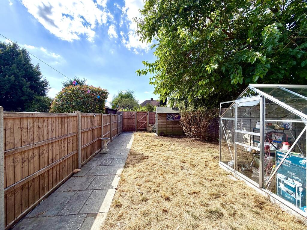 House in London, Royal Borough of Kingston upon Thames - View 5