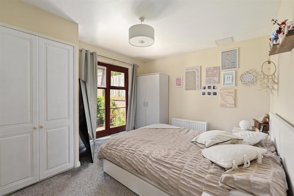 Hollies Court, Basingstoke - View 5