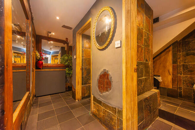 Upper Street 170-...