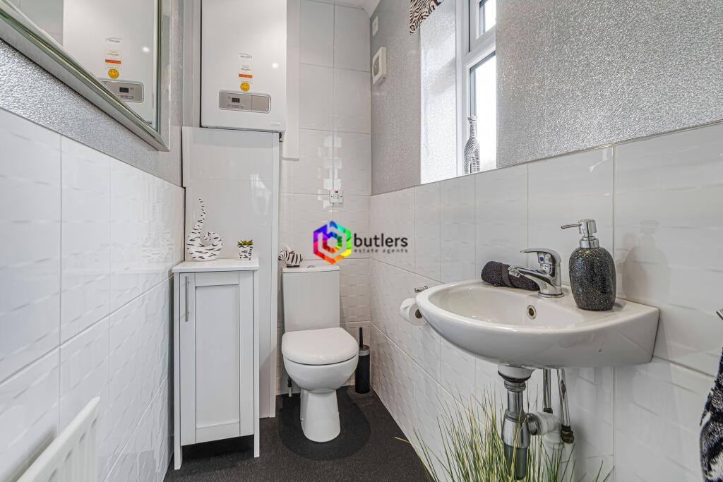House in Sheffield, Manor Park, Wybourn - View 5