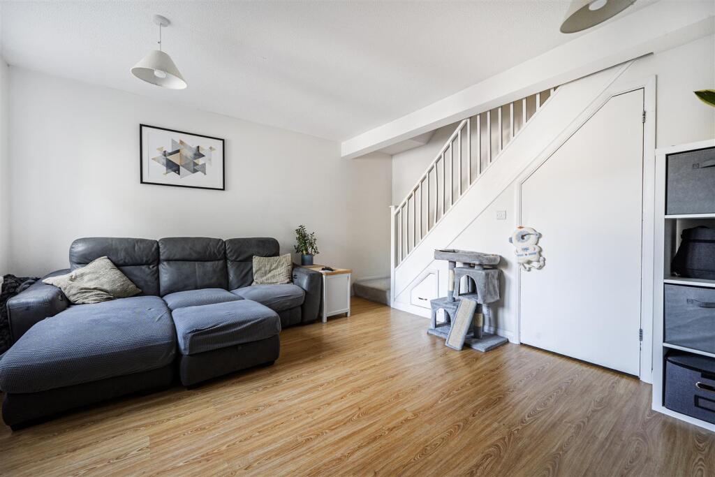 House in Wokingham, Emmbrook - View 5