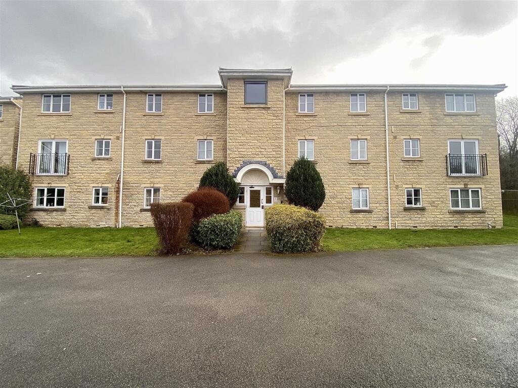 Main image of property: Farfield Rise, Brighouse