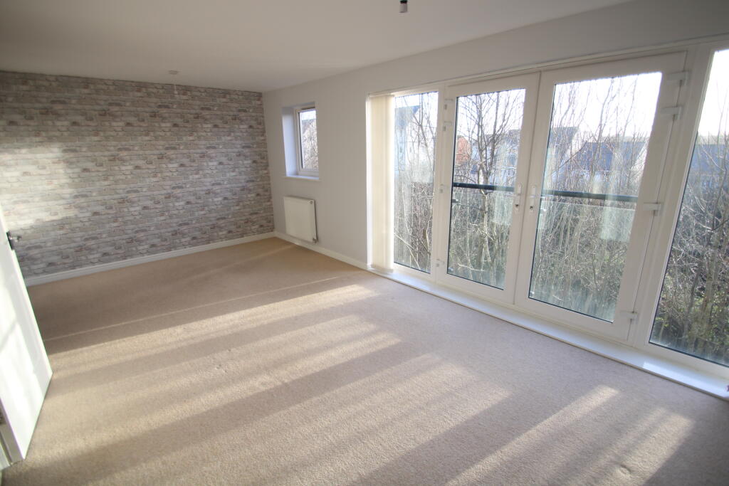 Apartment in Bristol, Woodhill - View 3