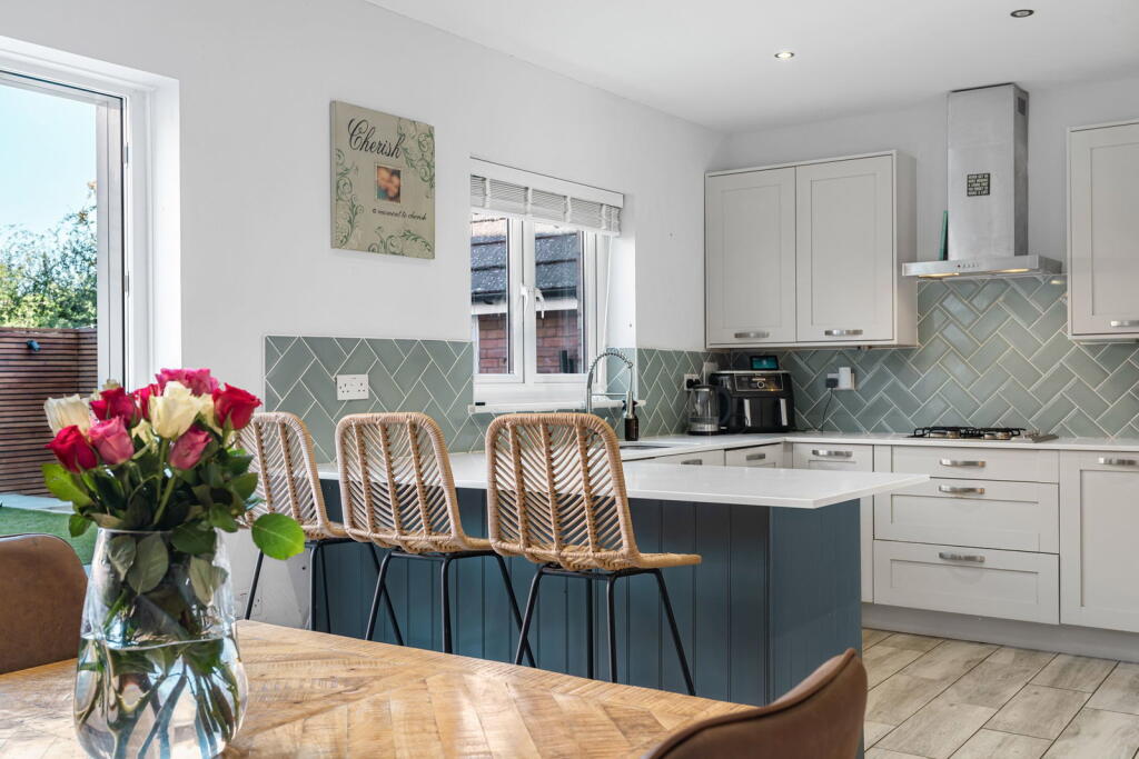 House in Gloucester - View 5