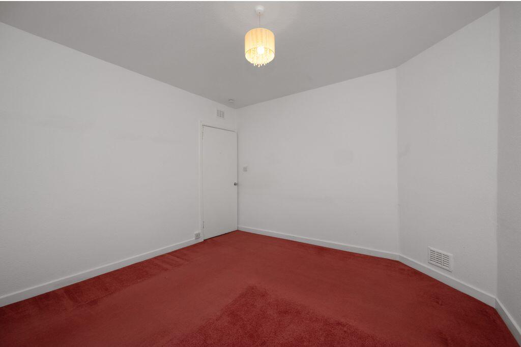 Apartment in Kirkcaldy, Fife - View 2