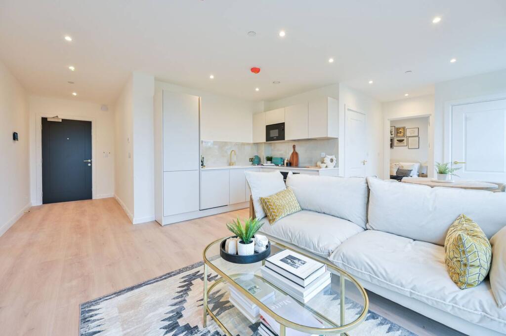 Main image of property: Solomons Passage, Peckham Rye, London, SE15