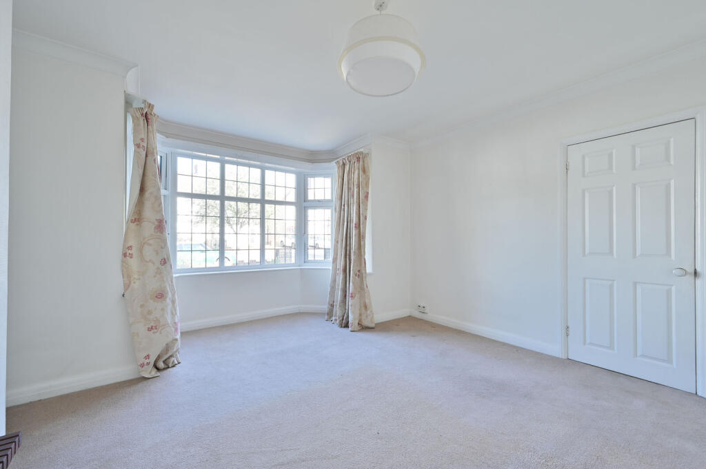House in Watford - View 5
