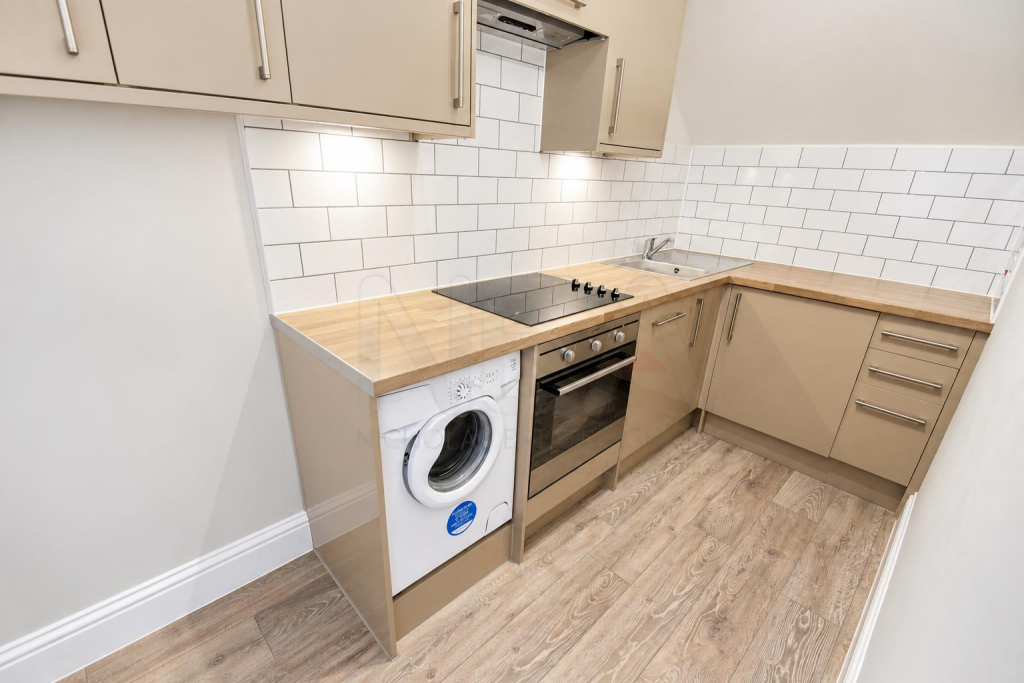 Apartment in Reading - View 4