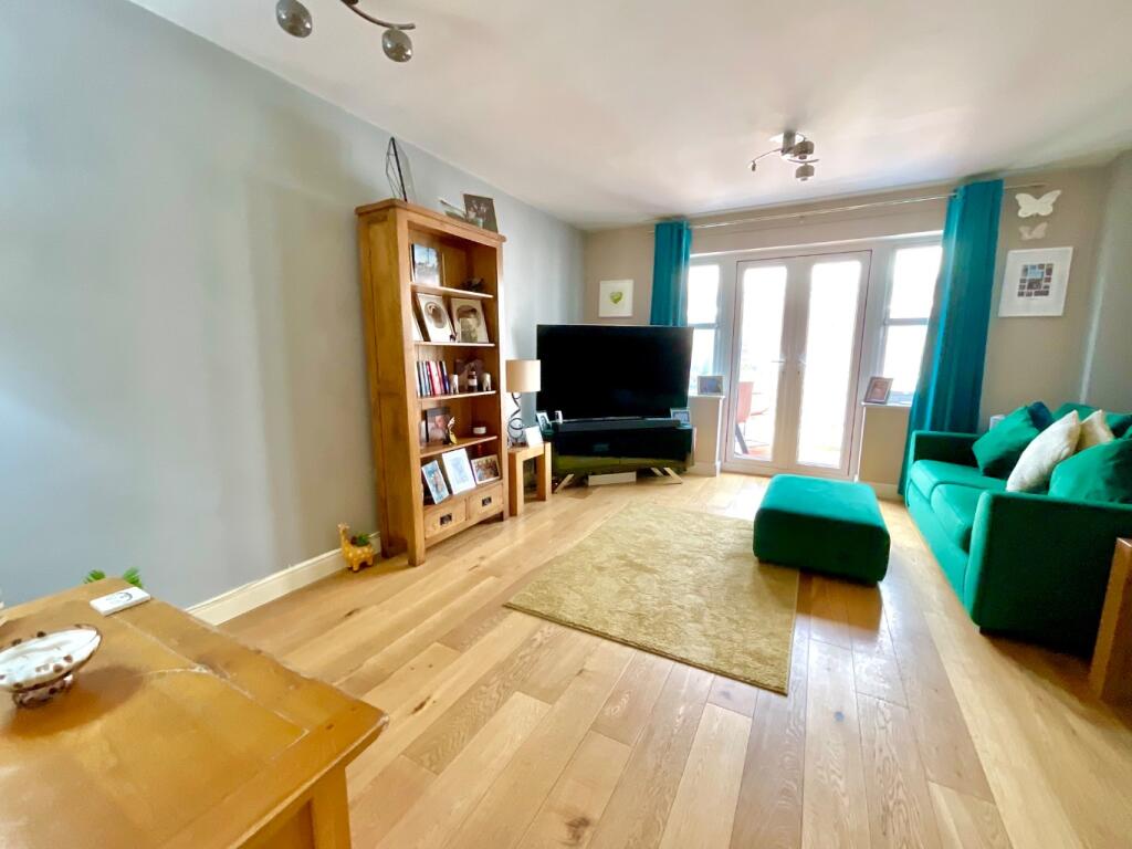 House in Daventry, West Northamptonshire - More