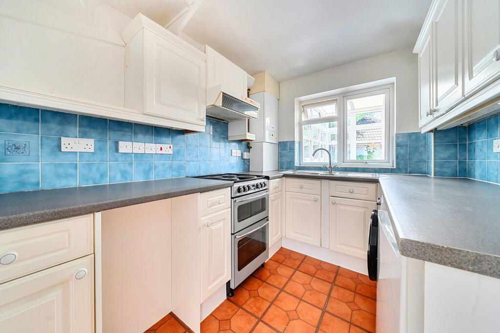Gilbard Court, Chineham photo 4