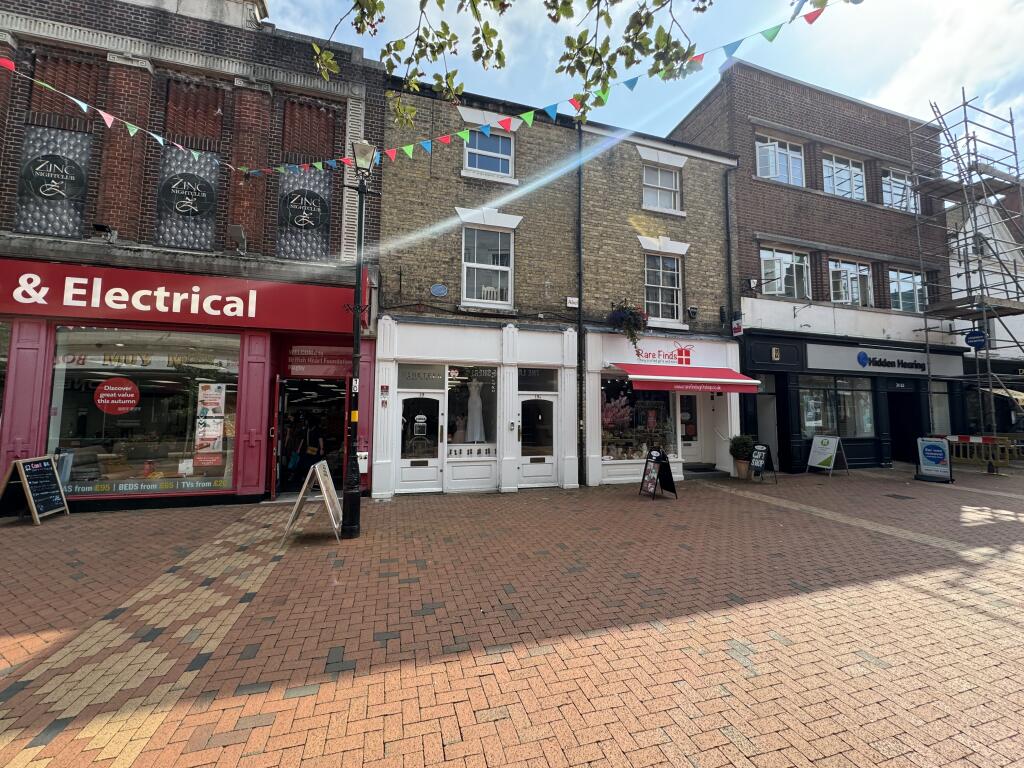 Main image of property: 19 High Street, Rugby