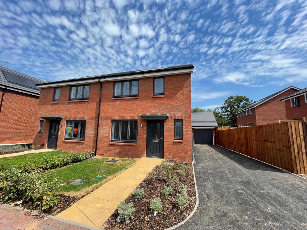 Main image of property: Greensward Court, Bishops Tachbrook