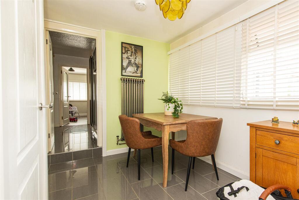 Apartment in Corby, North Northamptonshire - View 4