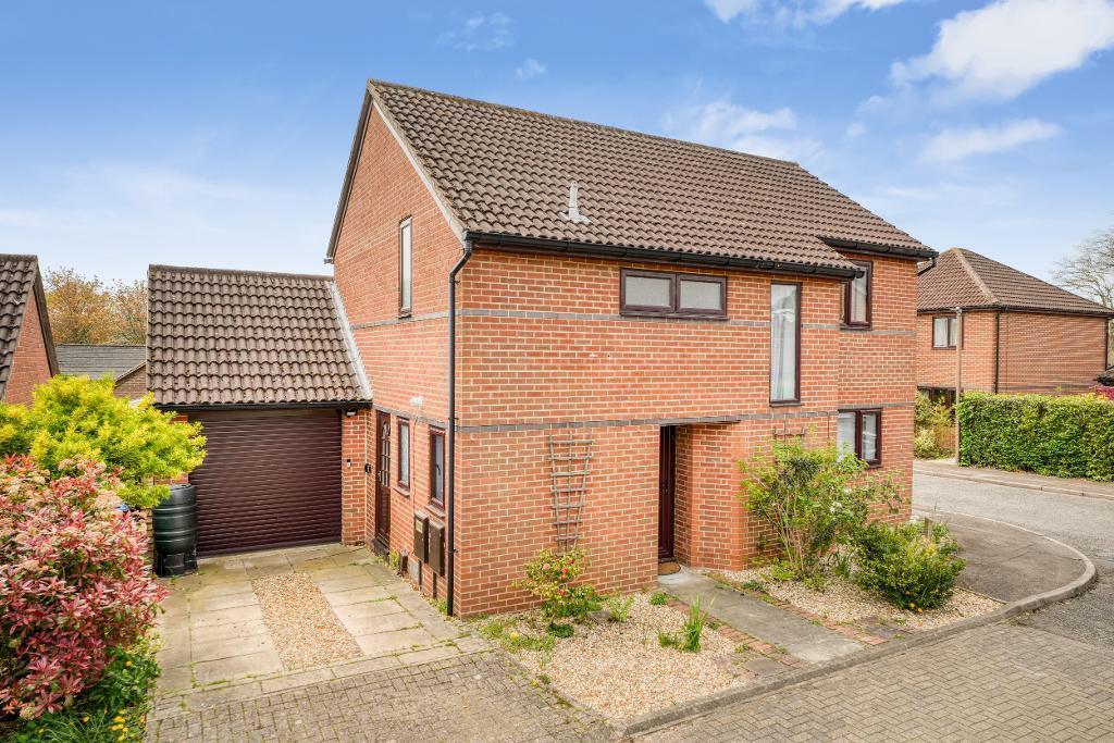 Main image of property: Pearse Grove, Walton Park, Milton Keynes, Buckinghamshire, MK7 7HD